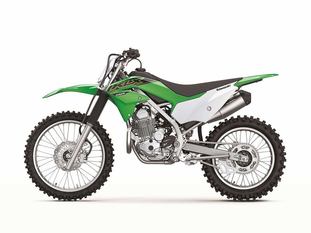 Kawasaki offers the KLX230R S in a 49-state version and a 50-state (California green-sticker-eligible) iteration. The weight difference between the two is 8 pounds.