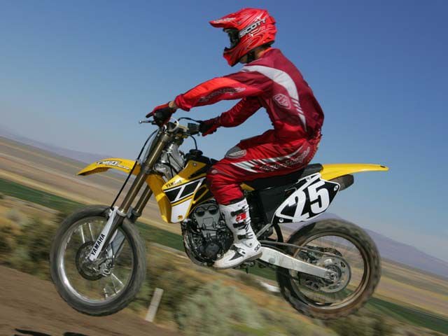 2006 Yamaha YZ250F - First Look & Review - Dirt Rider | Dirt Rider