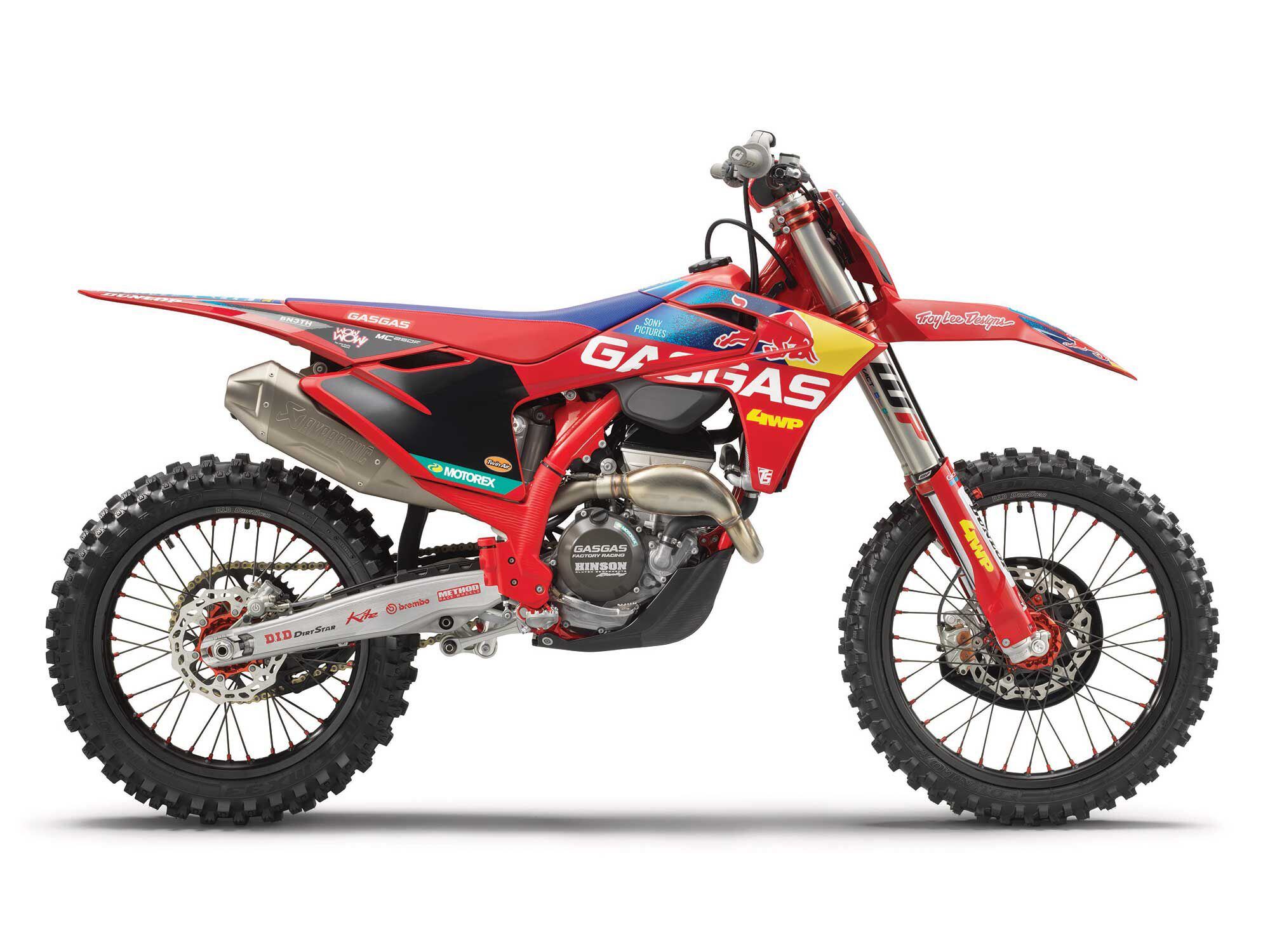 Brand-new for 2023, the GasGas MC 250F Factory Edition mimics the Red Bull Troy Lee Designs race team bikes in more than just aesthetics. The engine is completely new, being more compact, lighter, and even more powerful than the standard version, the Akrapovič exhaust just part of the equation. It’s aimed at the more aggressive rider who’ll appreciate the extra juice and firmer up-spec WP suspension (shared with the 450).