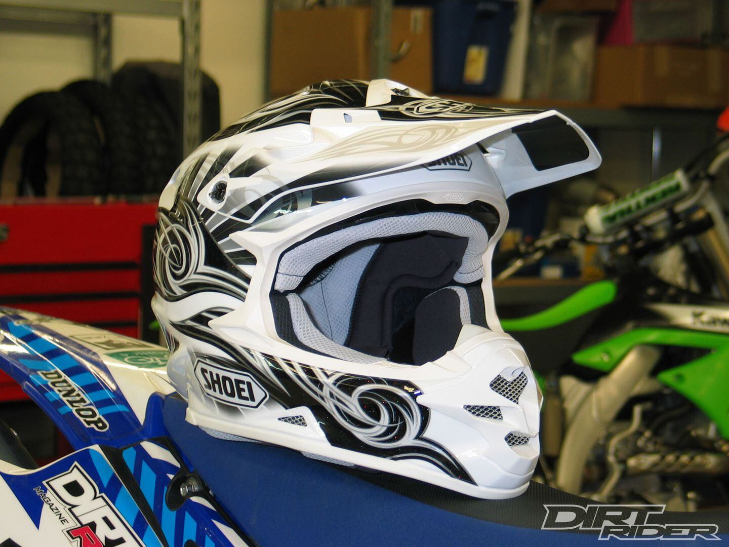 shoei dir helmet RF-1400 Ideograph Medium TC-6 White / Black EVO Helmet A premium off Shoei VFX-W Illusion TC-6 -
