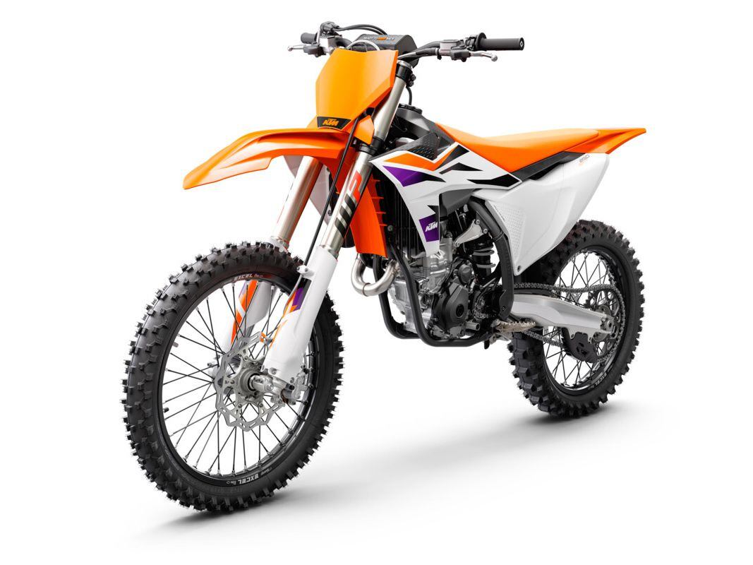 According to KTM, its 250 SX-F weighs 223 pounds without fuel.