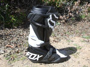 FOX 180 バイク用ブーツ ブラック/ホワイト NYG5FX623Q72IRXZRXPFQOB4PI.jpg