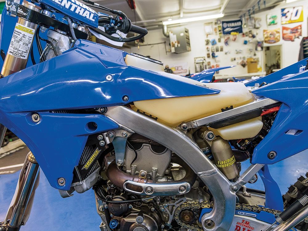 Yz450f fuel outlet tank