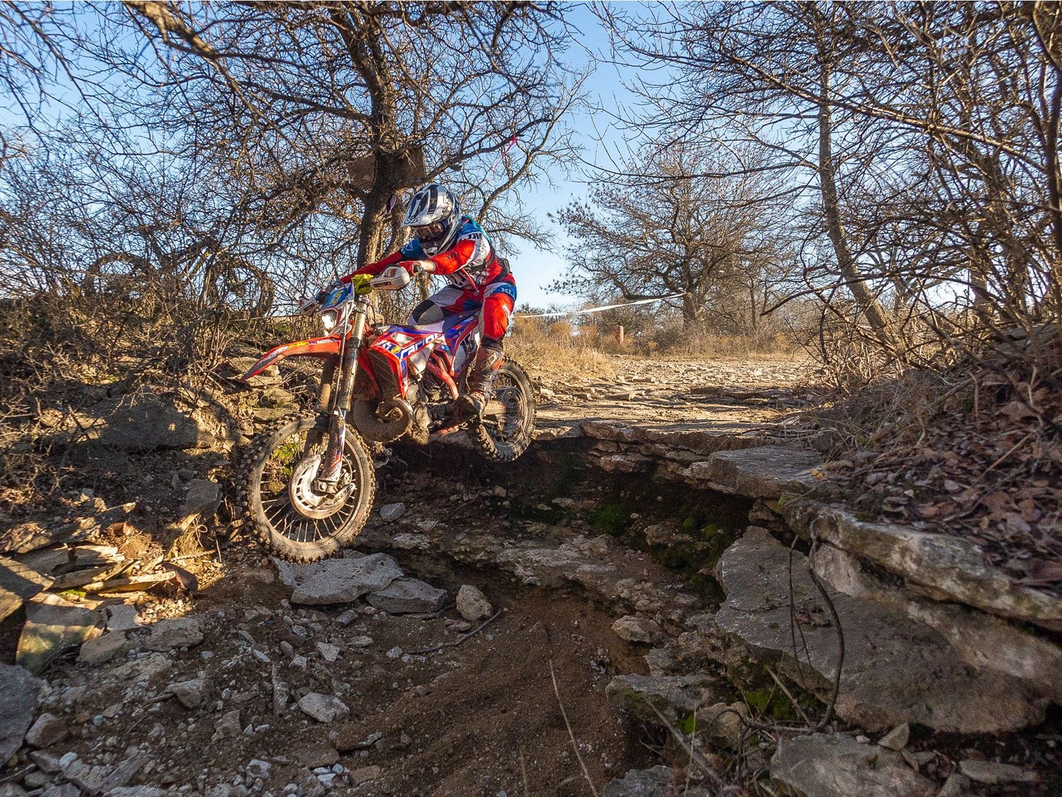 Prepare for landing by keeping your weight back and having your right foot positioned so that you are able to use the rear brake at a moment’s notice.