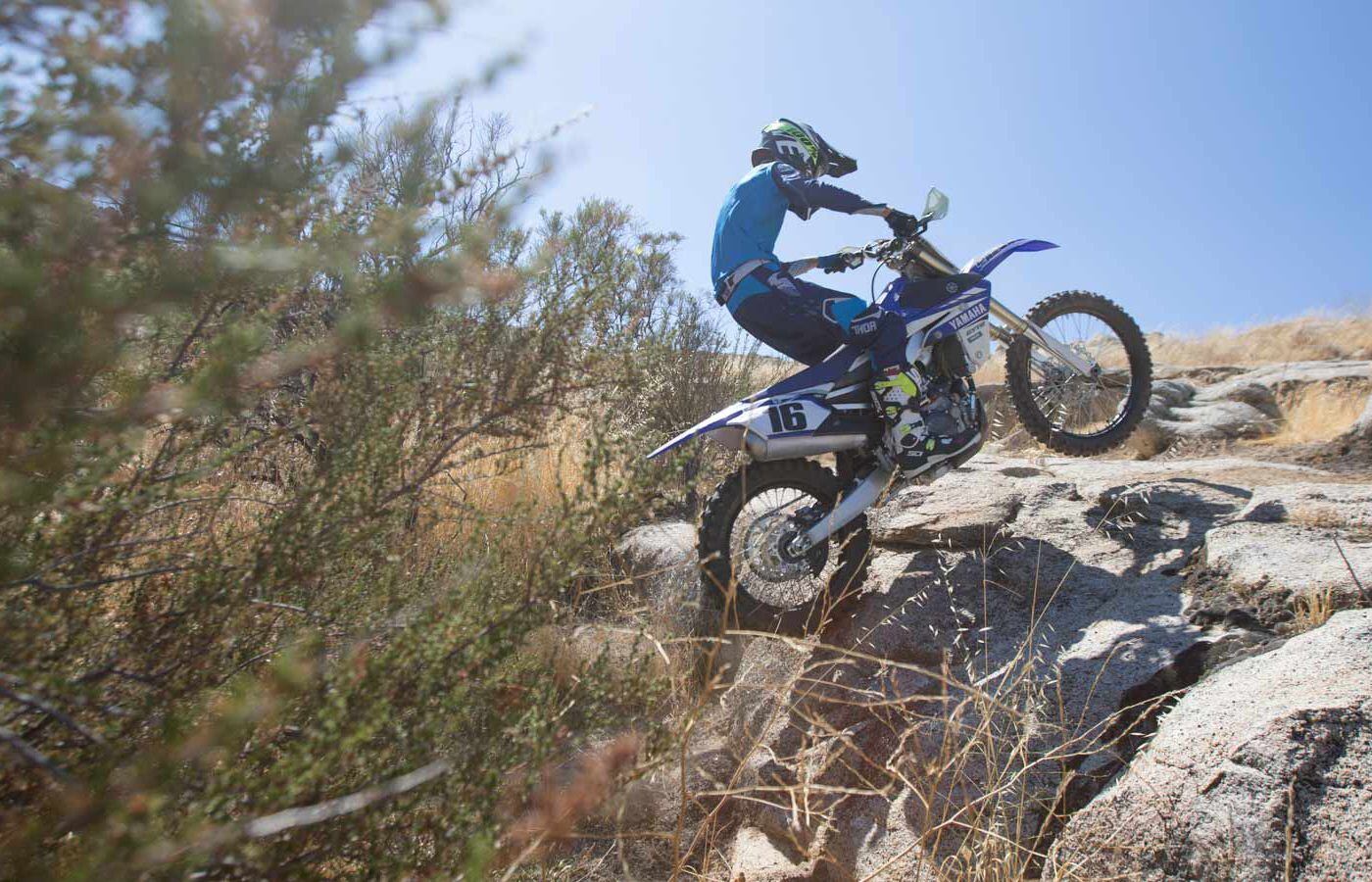 2017 TM EN 300 Fi vs. 2017 Yamaha YZ450FX | Dirt Rider