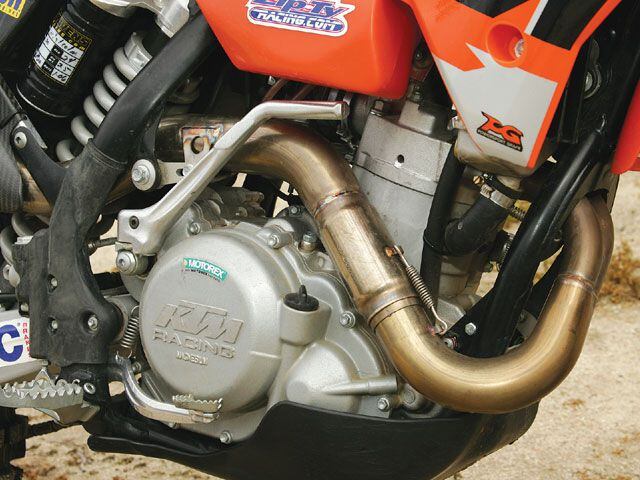 KTM　森林タンク 2006 KTM 400 EXC Dirt Bike Review - Dirt Rider Magazine