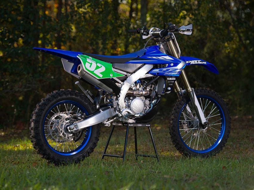 The Yamaha YZ250FX was first introduced in 2015 and remained relatively unchanged over the following five years. For 2020, Yamaha’s 250cc four-stroke off-road bike is all-new.