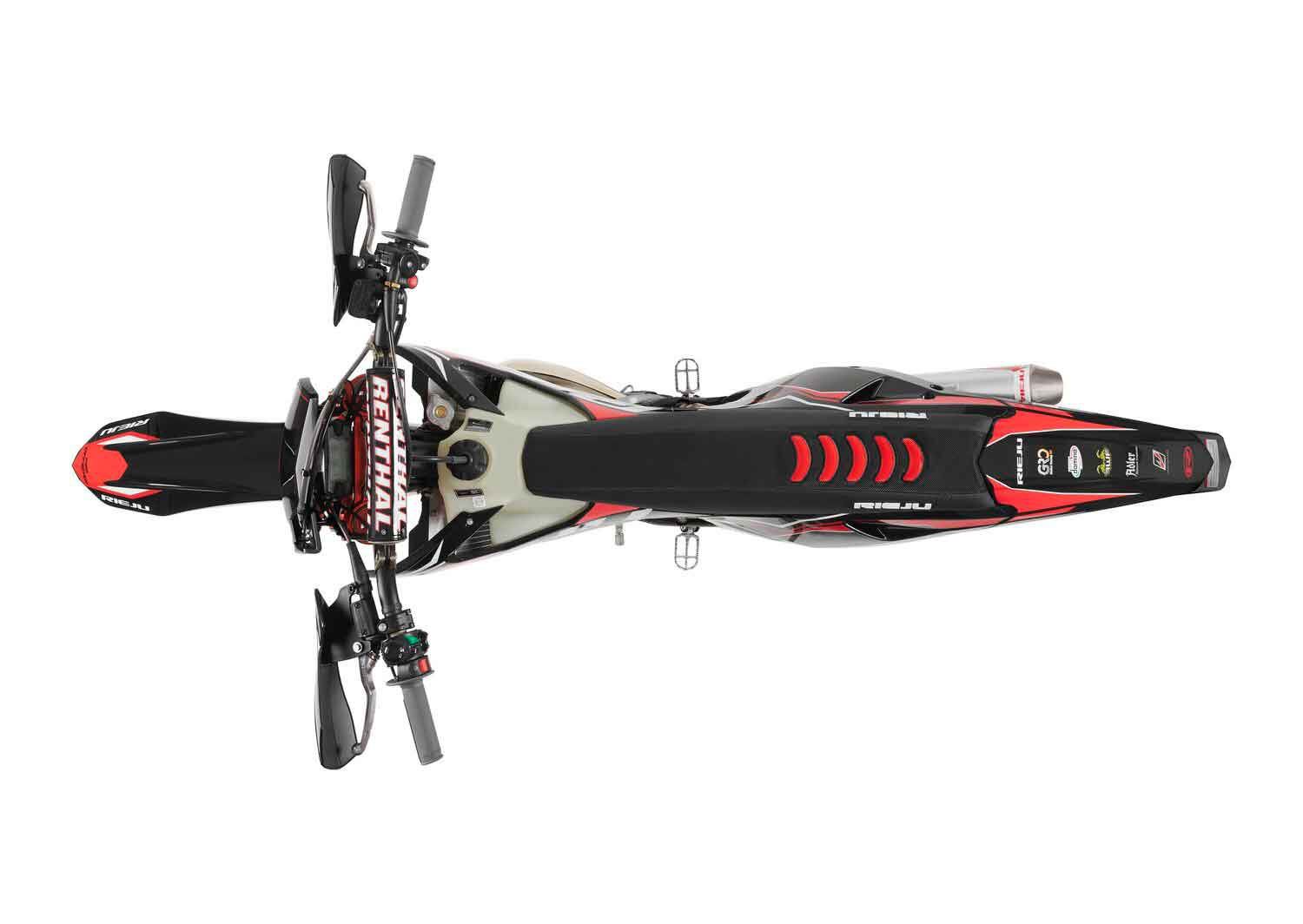 One of the many bonus features that comes stock on the MR Pros is the red and black gripper seat.