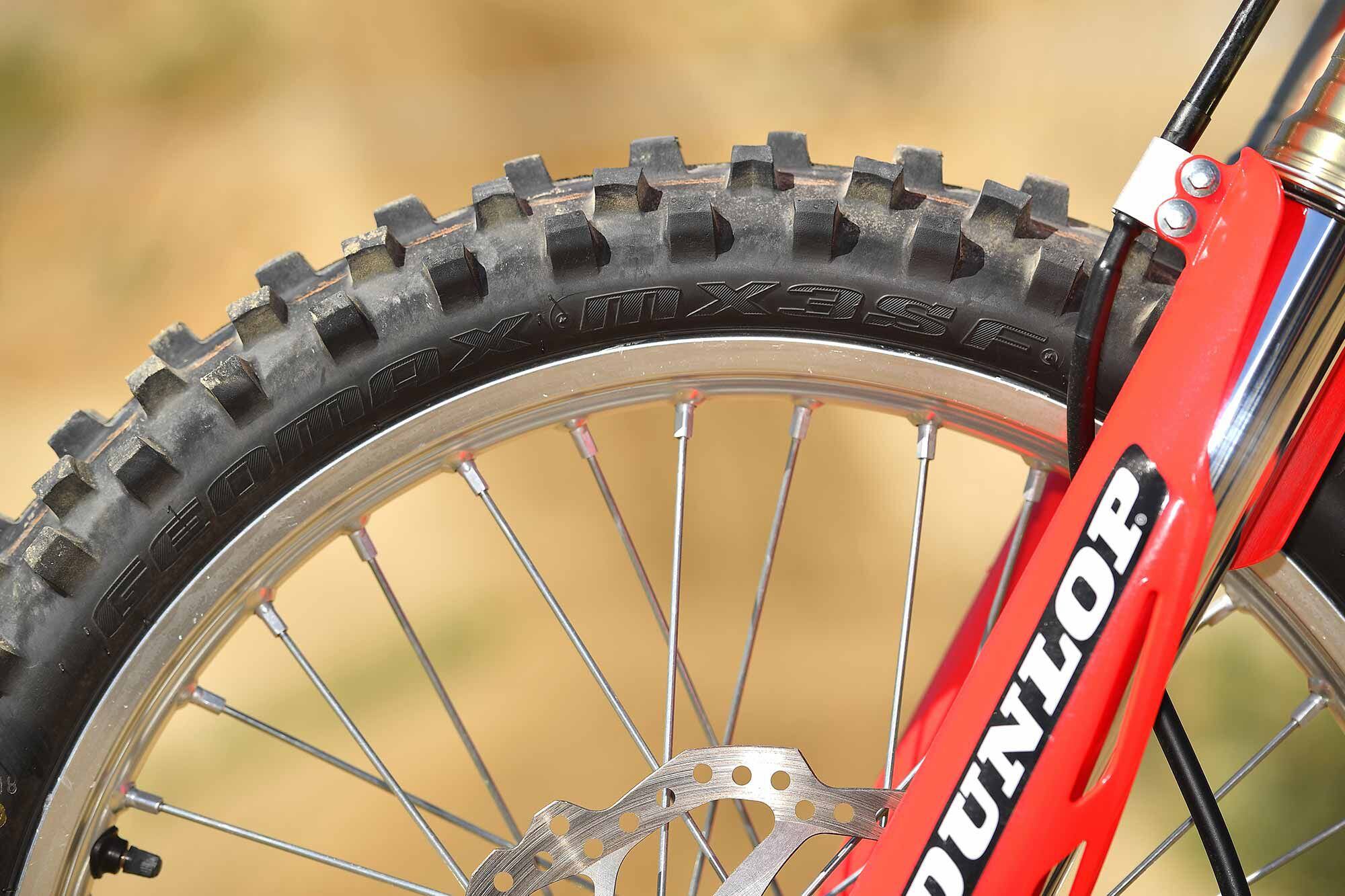 Dunlop’s Geomax MX3S is a great choice of front tire, especially for the CRF450R.