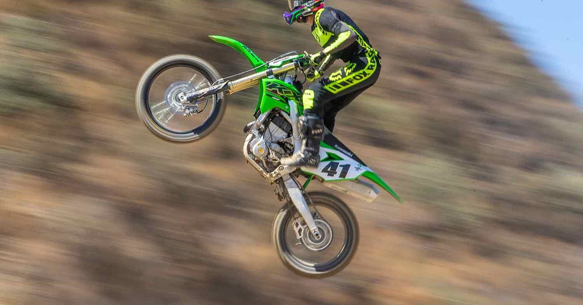 Best Motocross Bike Winner—2021 Kawasaki KX450 Dirt Rider