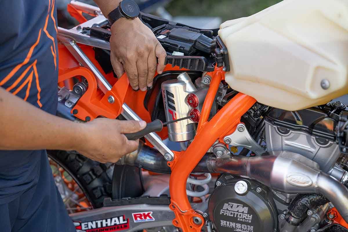 A Week in the Life of a Factory Off Road Dirt Bike Mechanic Dirt