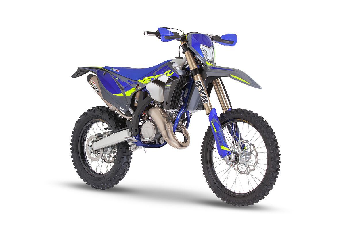 Sherco’s two-stroke enduro bikes have new cylinder head brackets for 2024.