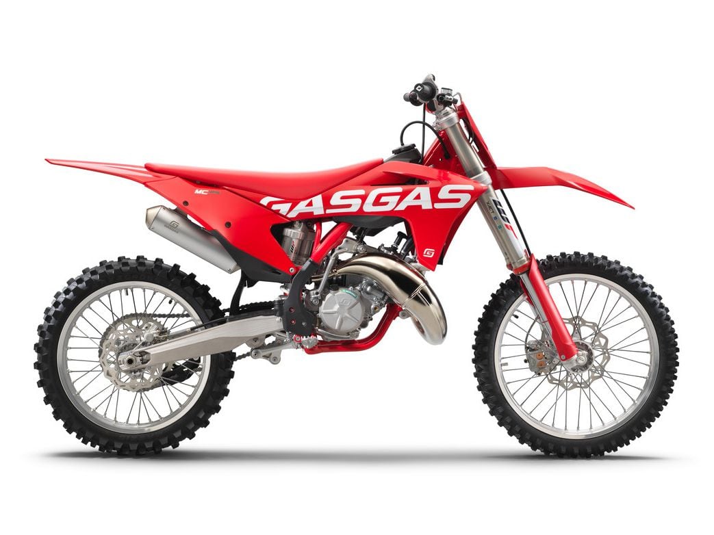 The MC 125 doesn’t feature any mechanical updates for 2022, or 2023 for that matter.