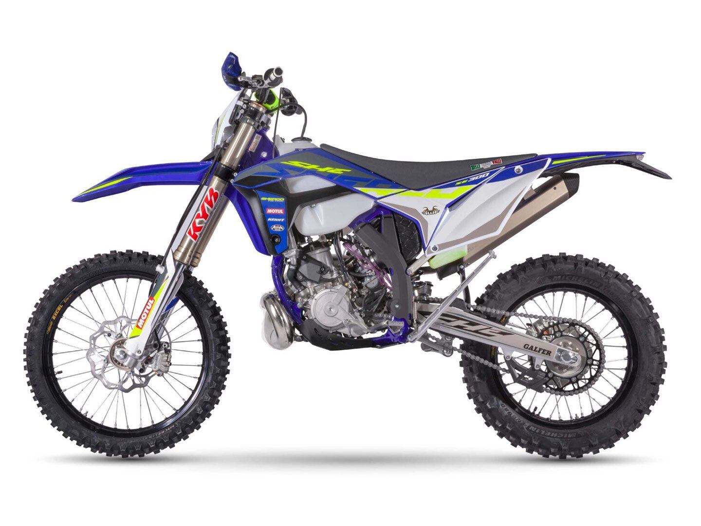 A handful of changes for the 2023 Sherco 300 SE Factory include new Brembo brake pads, a diamond-pattern gray Selle Dalla Valle seat, Neken handlebar pad, and an updated graphics kit.