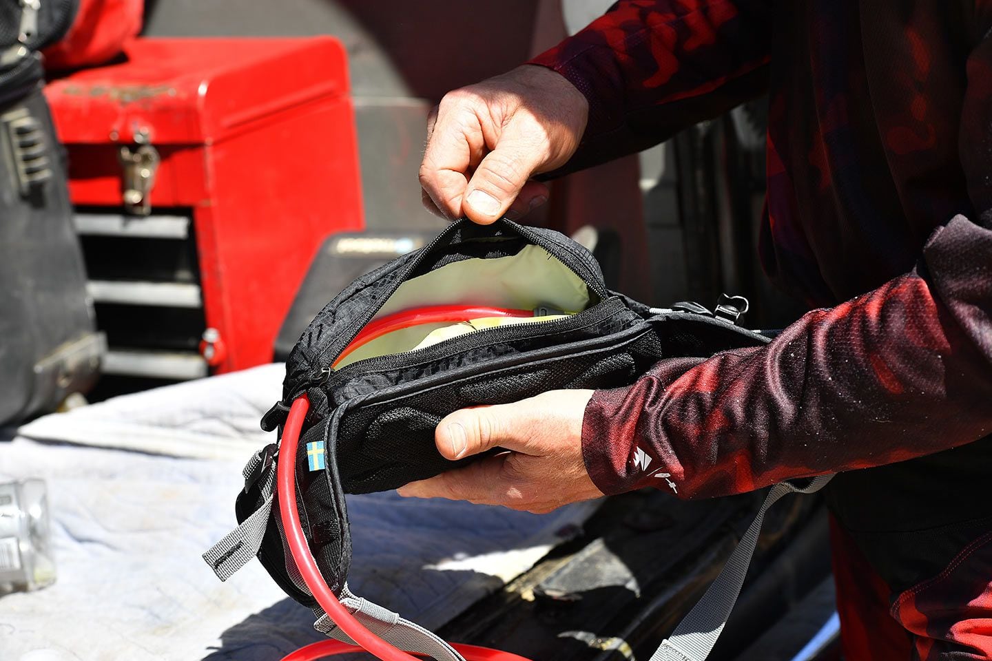 ホグサドル USWE Zulo 2L Hydration Waist Pack Test | Dirt Rider