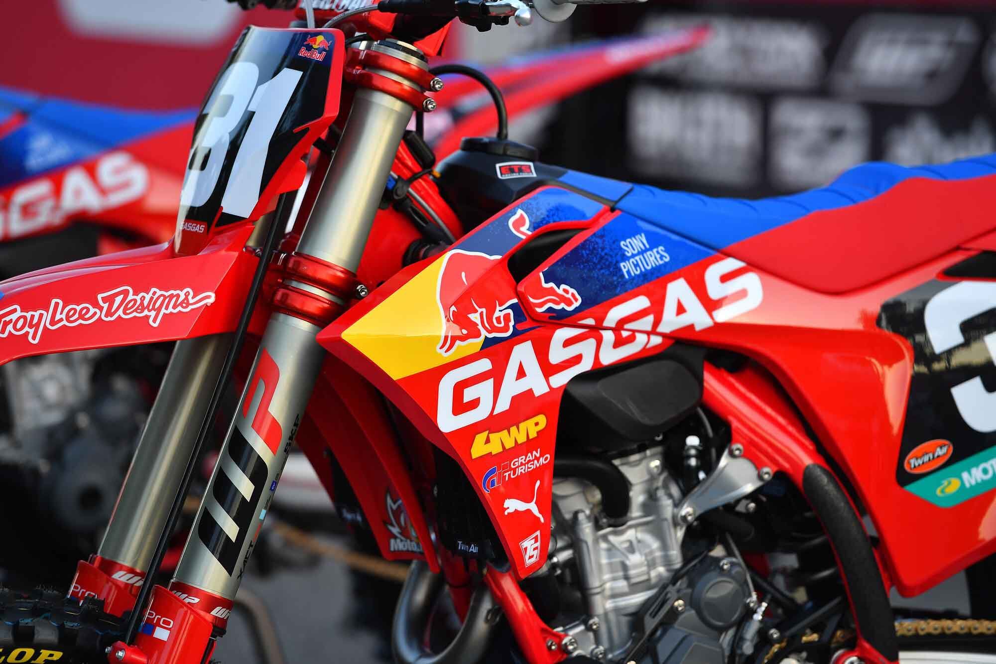 The MC 250F Factory Editions of Mosiman and Brown also reflect the aesthetics of Barcia’s 450. Now with the new chassis that KTM and Husqvarna teams had to adapt to in ‘22, the team believes they’ll benefit from that experience to shorten testing time.