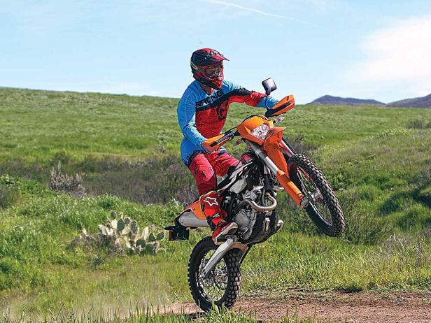 バイク KTM EXC-F 250 2017 4B37OVPUEECT4YNEMCFAE2RQUU.jpg