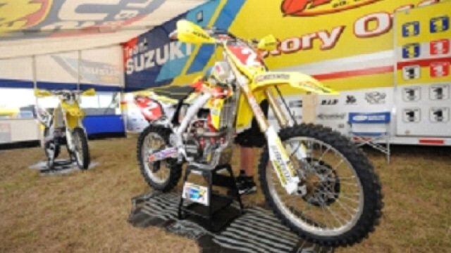 Win the GNCC Points Leading Factory Suzuki RM-Z450 | Dirt Rider