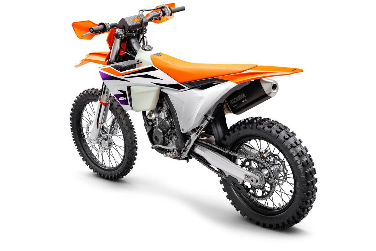 According to KTM, its 250 four-stroke cross-country model weighs 6 pounds more than the motocross version.