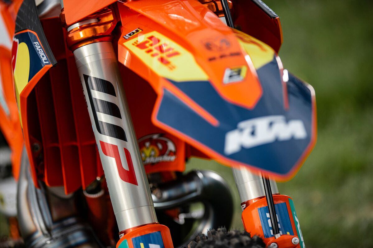 Fork will likely remain a WP Xplor 48mm open-cartridge coil-spring unit, but with updated internals to match the new chassis.