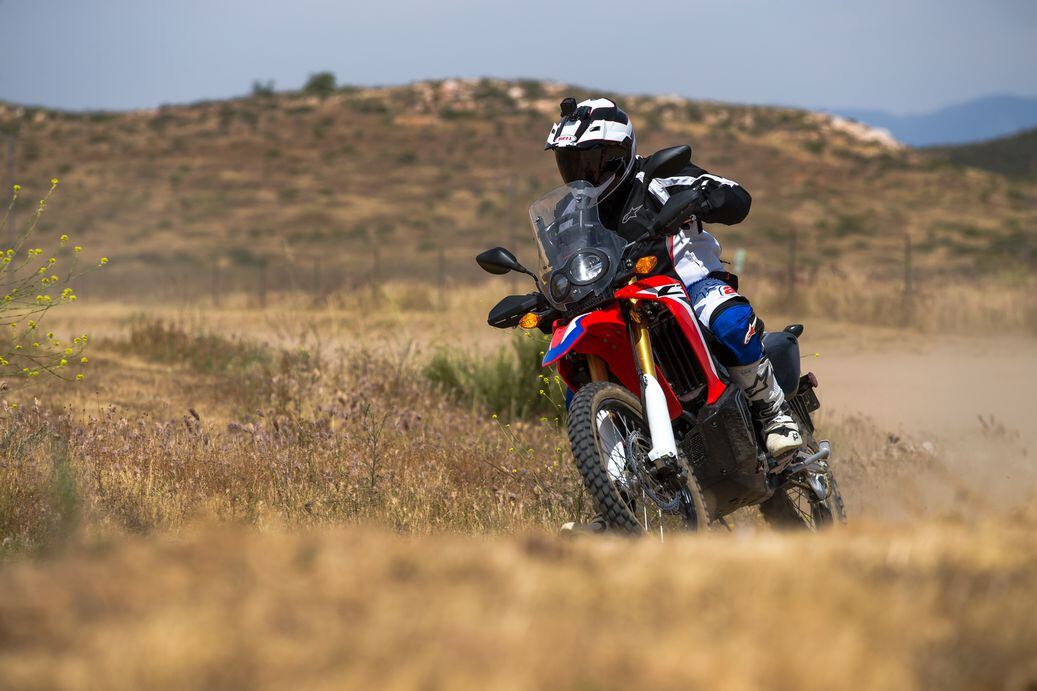 17 Honda Crf250l And Crf250l Rally First Ride Dirt Rider